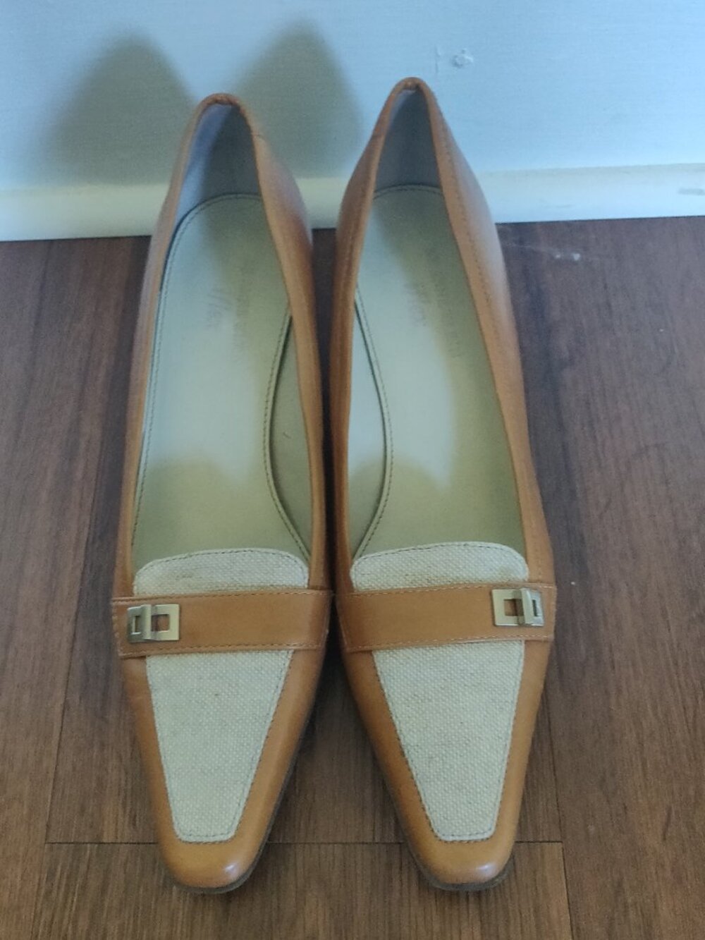 Anne Klein Two Tone Leather Heeled Shoes (Size 7M)